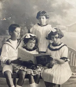 The Zarifeh Children Jean, Emilie, Alice &amp; RoseJaffa ca. early 1920‘sNicolas‘s uncle, aunts and mother